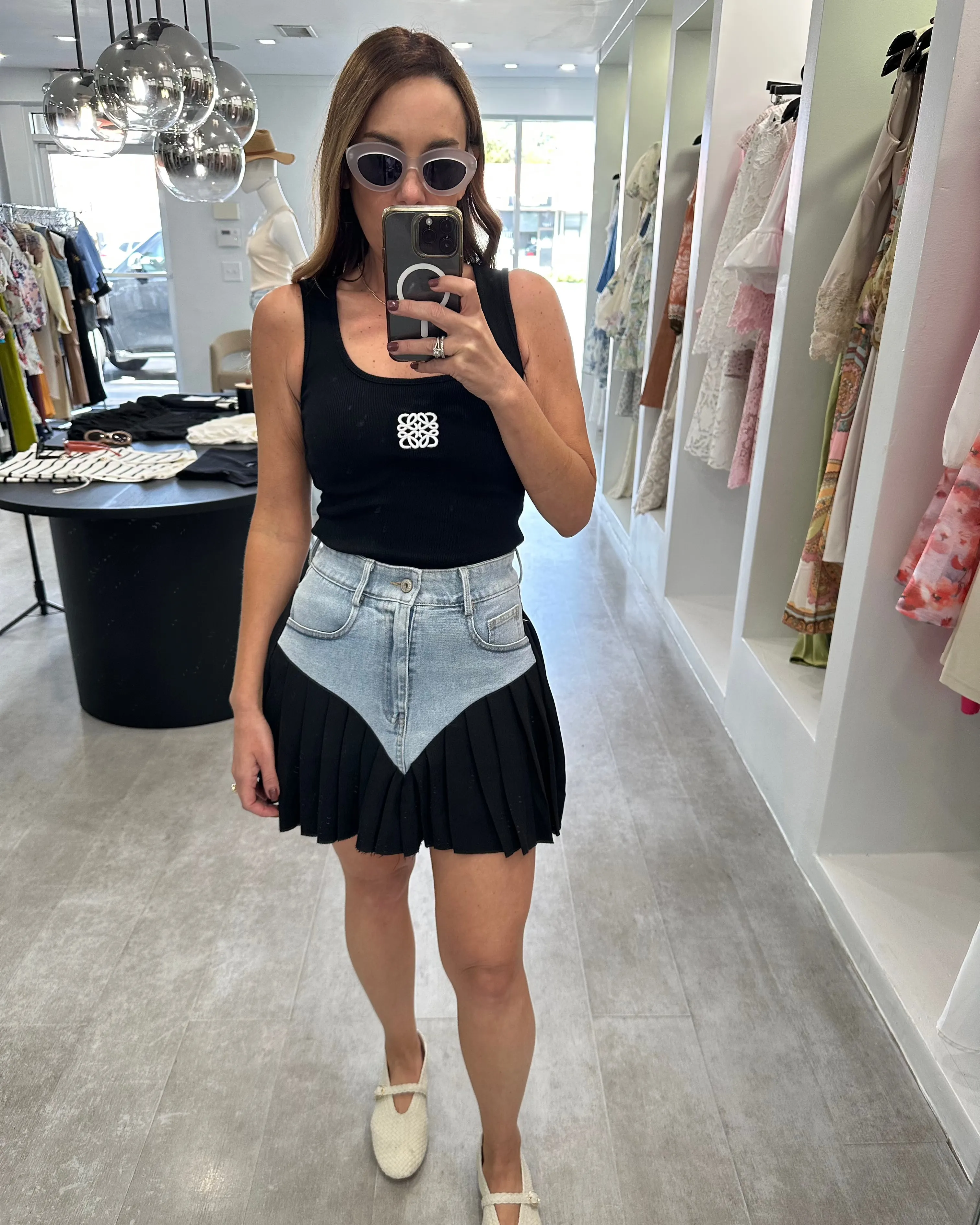 BLACK DOUBLE PLEATED SKIRT