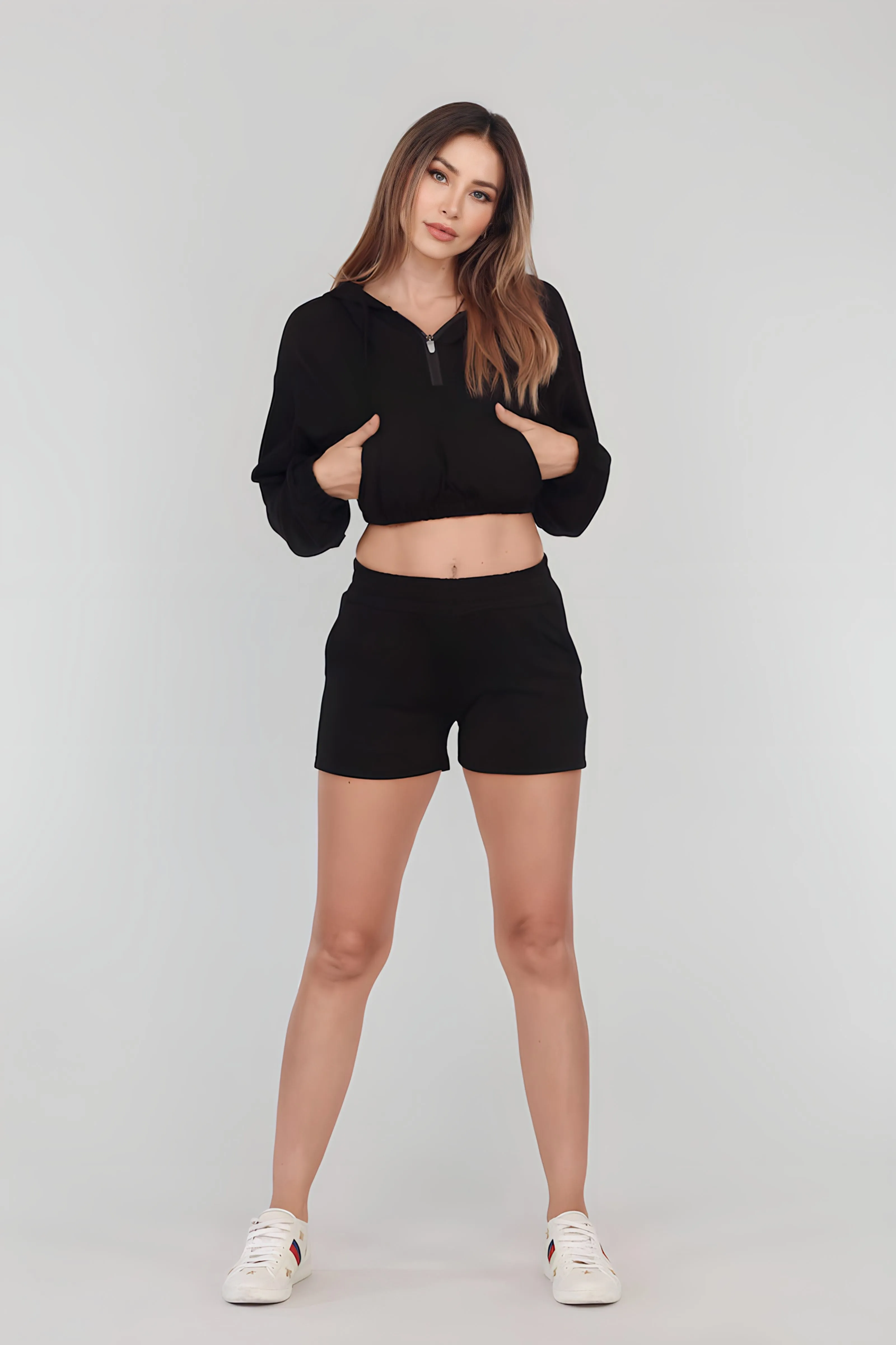 Cropped Black Hoodie - Laura