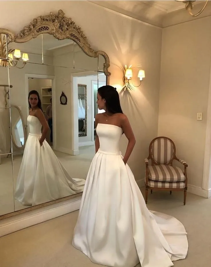 Sexy Boho A-line Wedding Dresses Strapless Satin