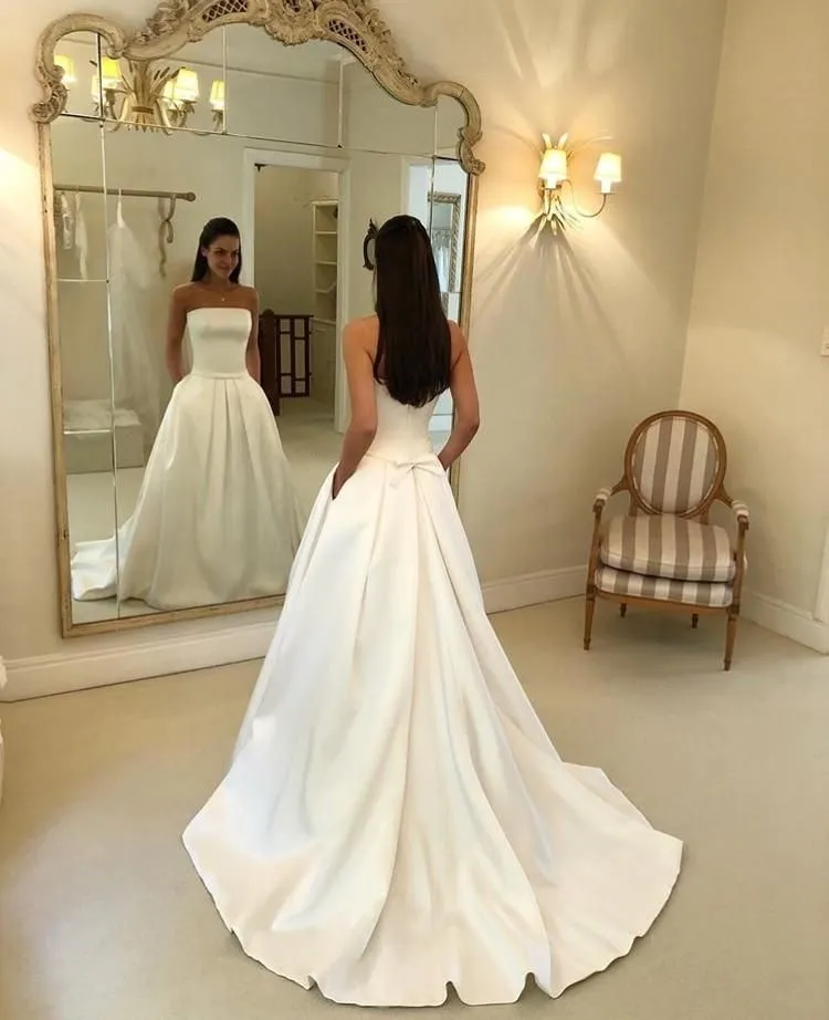 Sexy Boho A-line Wedding Dresses Strapless Satin