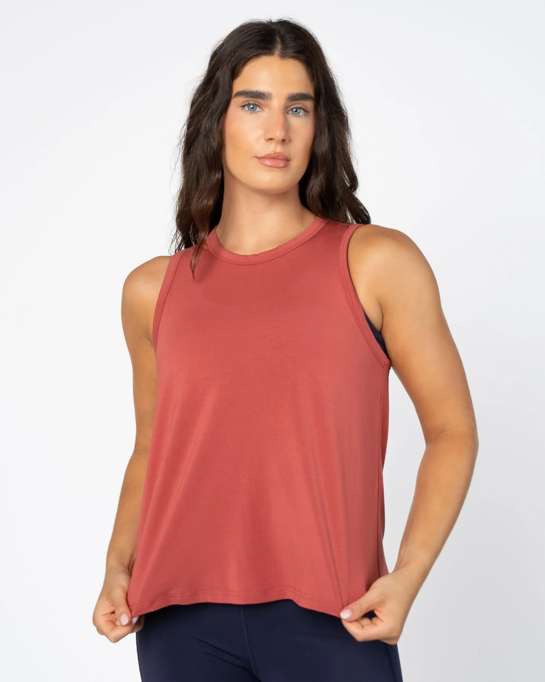 Swing Tank - Cayenne